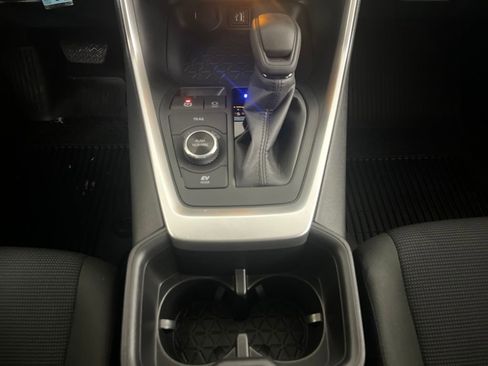 Used 2025 Toyota RAV4 LE image 72