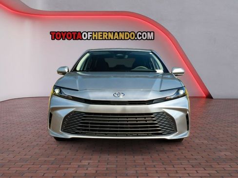Used 2025 Toyota Camry LE w/ Convenience Package FWD image 2