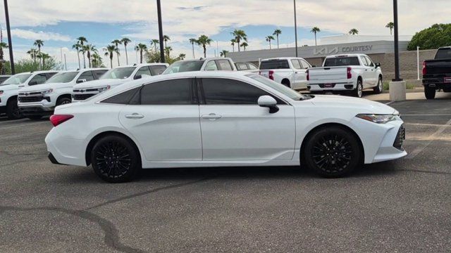 Used 2022 Toyota Avalon Limited w/ Advanced Safety Package FWD image 9