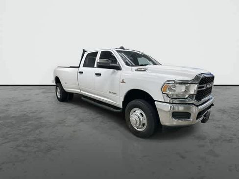 Used 2022 RAM 3500 Tradesman w/ Chrome Appearance Group AWD/4WD image 5