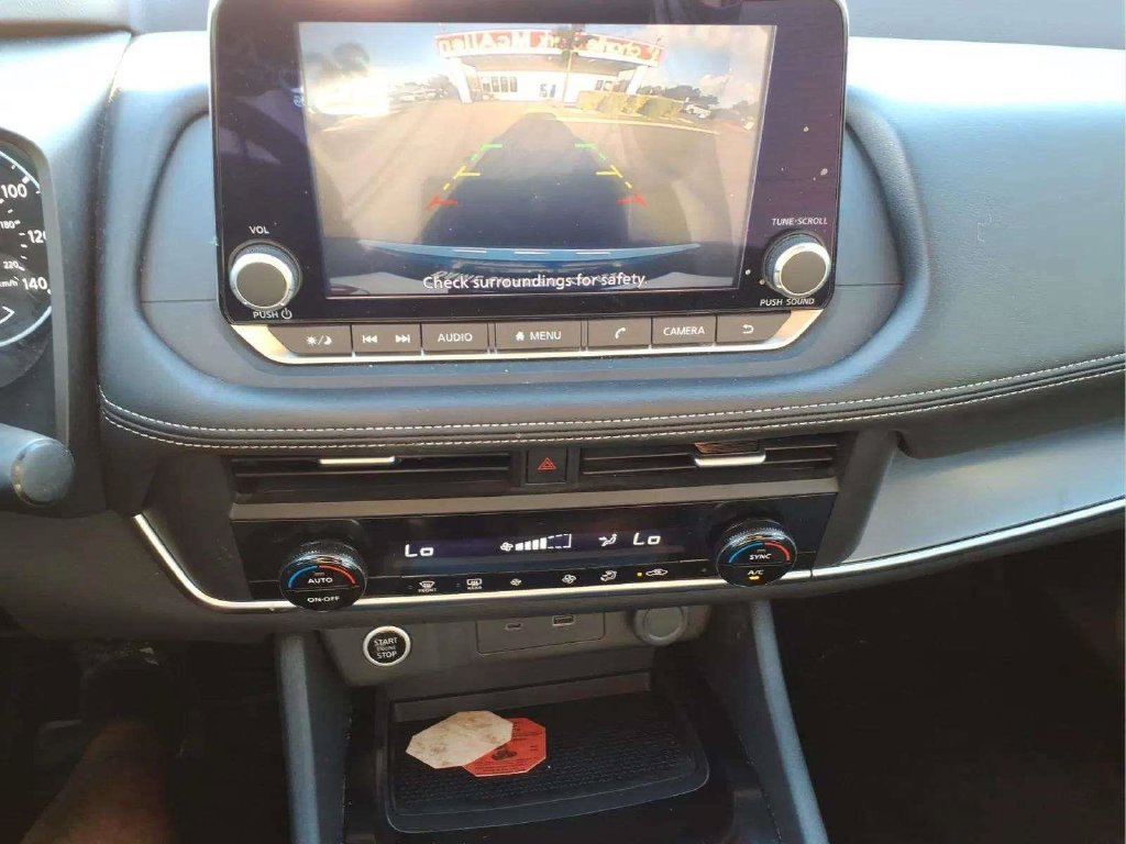 Used 2023 Nissan Rogue SV FWD image 15