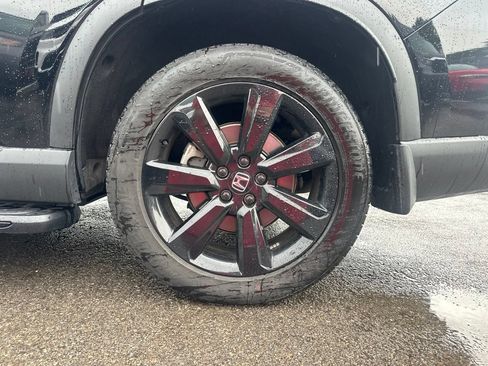 Used 2025 Honda Pilot Black Edition image 9