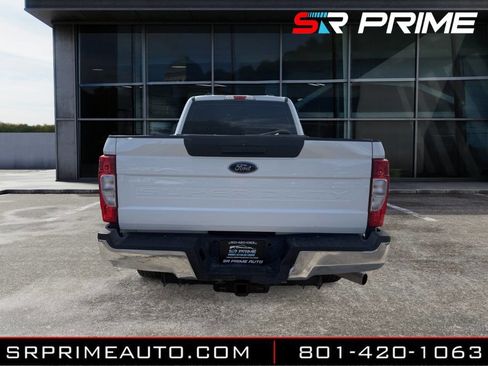 Used 2022 Ford F250 XL w/ Power Equipment Group image 2