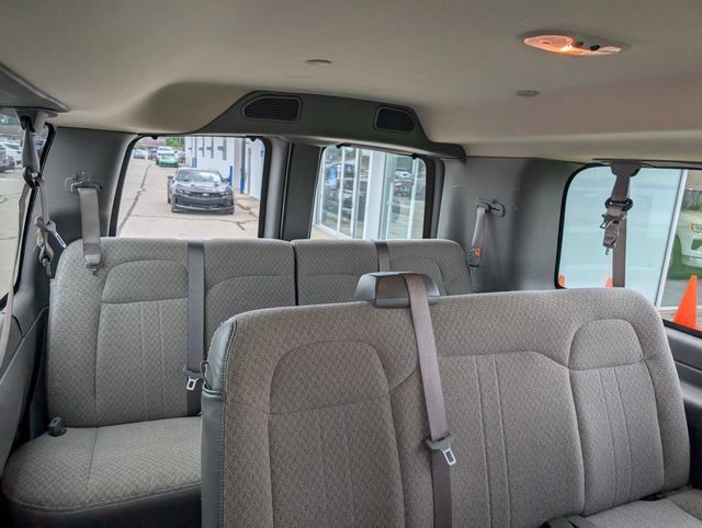 Used 2025 Chevrolet Express 3500 LT w/ LT Preferred Equipment Group RWD image 8