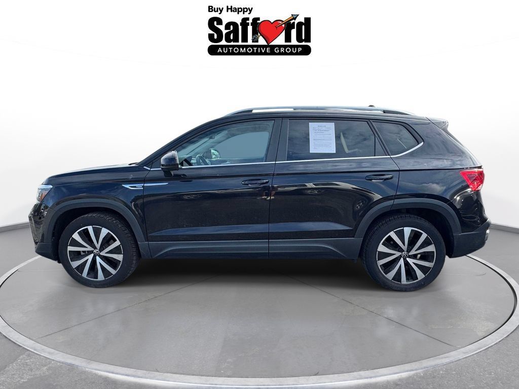 Used 2022 Volkswagen Taos SE AWD/4WD image 2