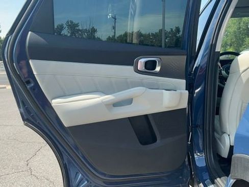 Certified 2025 Kia Sorento SX image 10