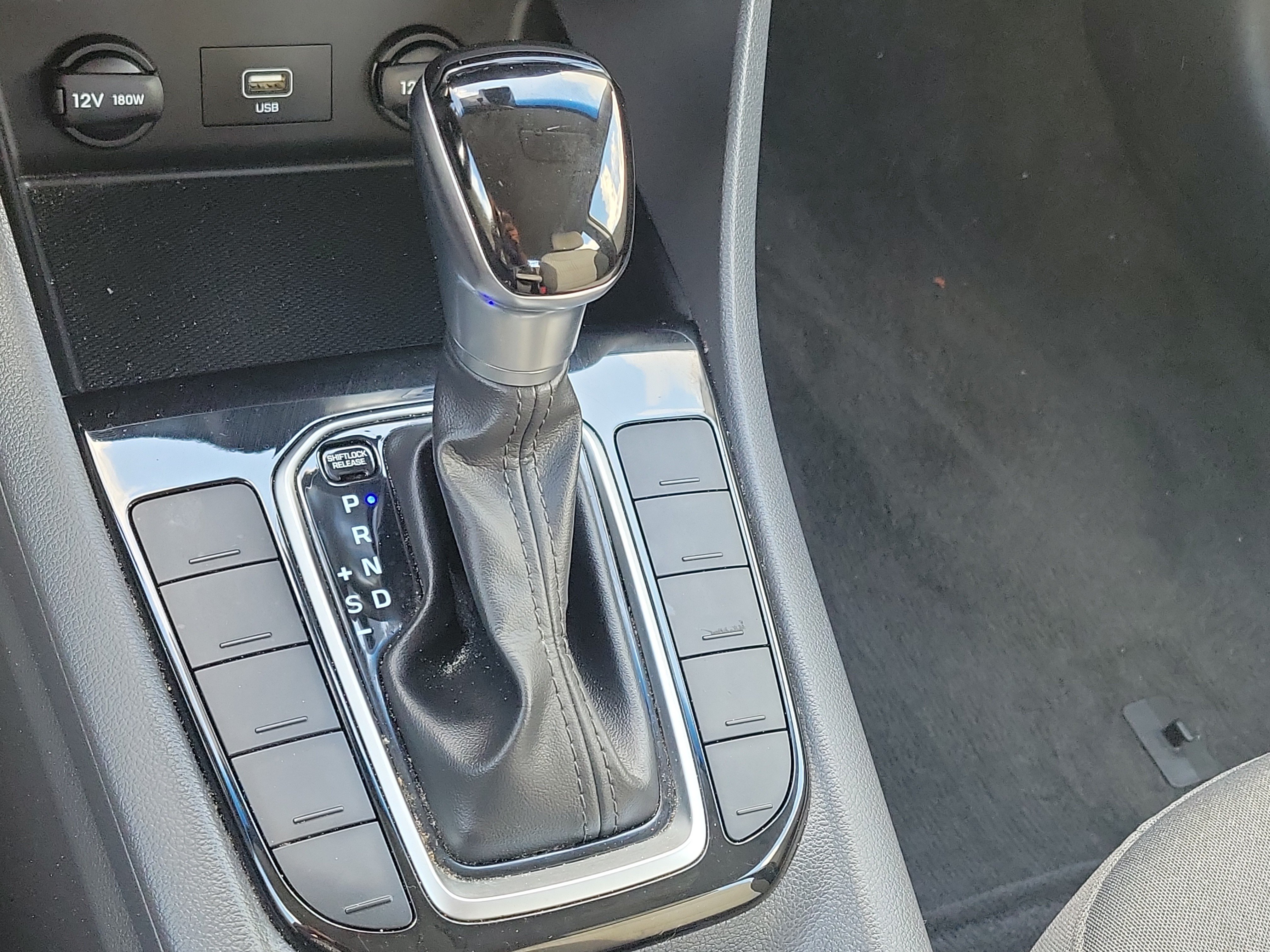 Used 2020 Hyundai Ioniq Blue FWD image 21