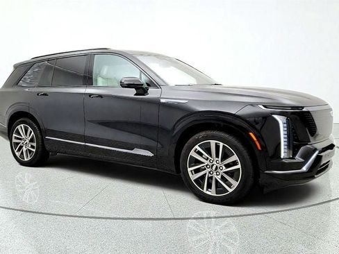 Used 2026 Cadillac Vistiq Sport AWD/4WD image 3