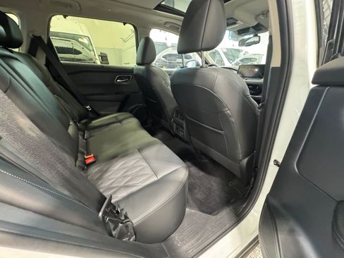 Used 2025 Nissan Rogue Platinum w/ Tech Package AWD/4WD image 11