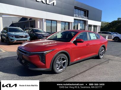 New 2025 Kia K4 LXS