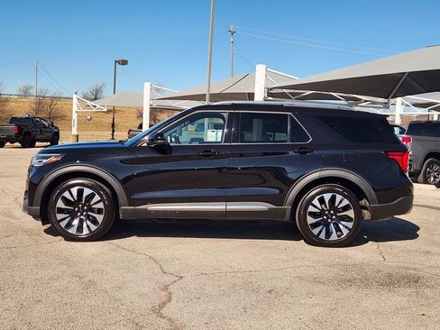 Used 2025 Ford Explorer Platinum w/ LUX Leather Package AWD/4WD image 4
