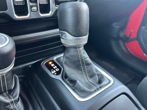 Used 2020 Jeep Wrangler Unlimited Sahara w/ Dual Top Group AWD/4WD image 44