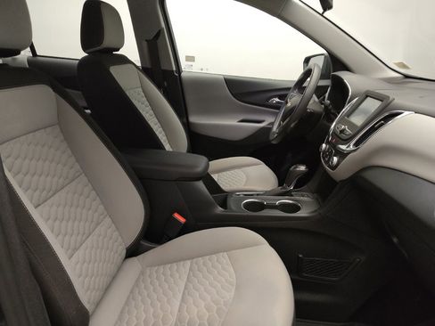 Used 2018 Chevrolet Equinox LS image 21