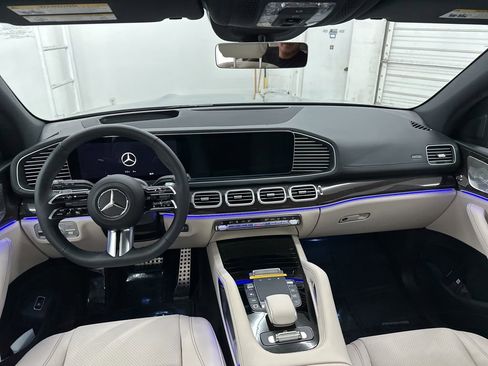 Used 2026 Mercedes-Benz GLS 450 4MATIC image 23