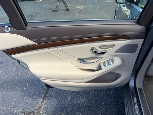 Used 2014 Mercedes-Benz S 550 Sedan image 16