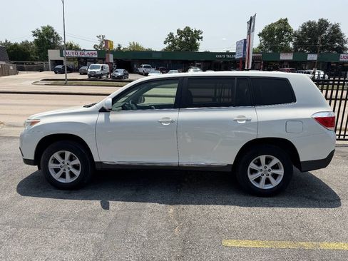 Used 2013 Toyota Highlander FWD image 3
