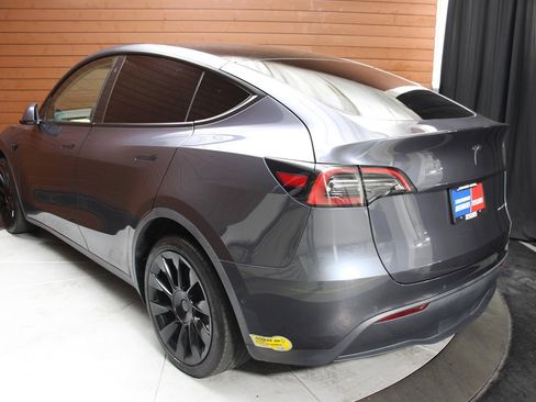 Used 2021 Tesla Model Y Long Range image 7
