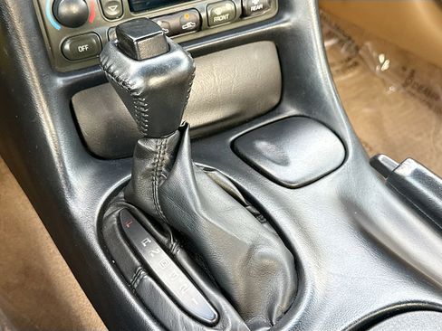 Used 2003 Chevrolet Corvette Convertible w/ Preferred Equipment Group1 image 26