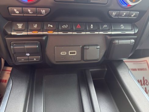 Used 2021 GMC Sierra 2500 AT4 w/ AT4 Preferred Package image 19