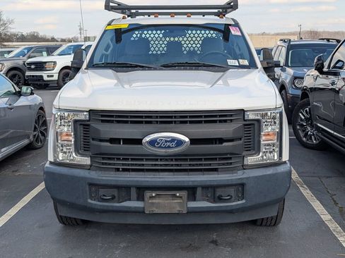 Used 2018 Ford F250 XL w/ Power Equipment Group image 3