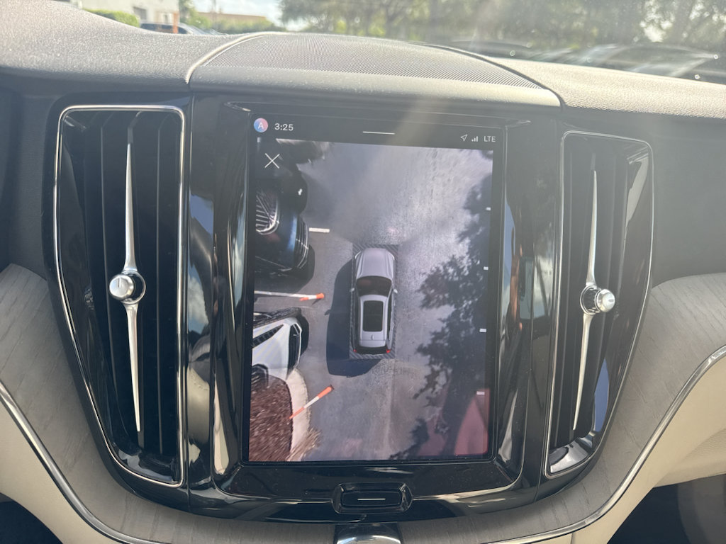 Used 2025 Volvo XC60 B5 Plus w/ Protection Package Premier AWD/4WD image 15