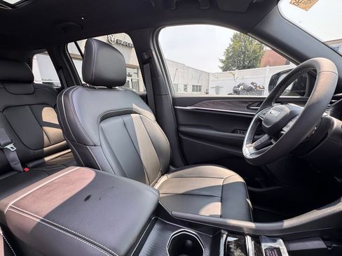 New 2026 Jeep Grand Cherokee Limited w/ Limited Altitude Package AWD/4WD image 20