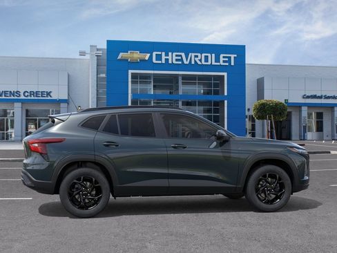 New 2026 Chevrolet Trax LT w/ Midnight Edition FWD image 30