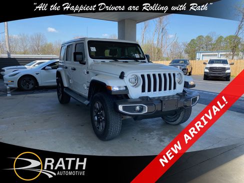 Used 2018 Jeep Wrangler Unlimited Sahara image 4