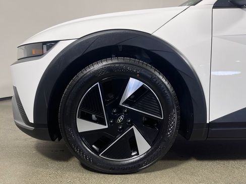Certified 2025 Hyundai Ioniq 5 SEL image 11
