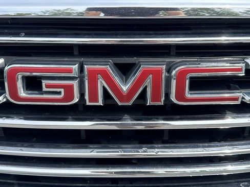 Certified 2022 GMC Terrain SLT w/ Infotainment Package II image 32