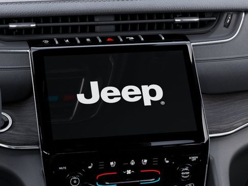 New 2025 Jeep Grand Cherokee L Limited w/ Luxury Tech Group II image 10