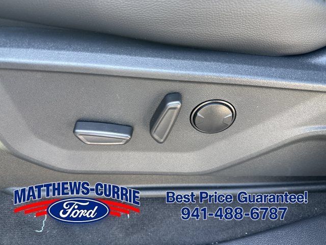 New 2026 Ford F250 Lariat w/ Black Appearance Package AWD/4WD image 11