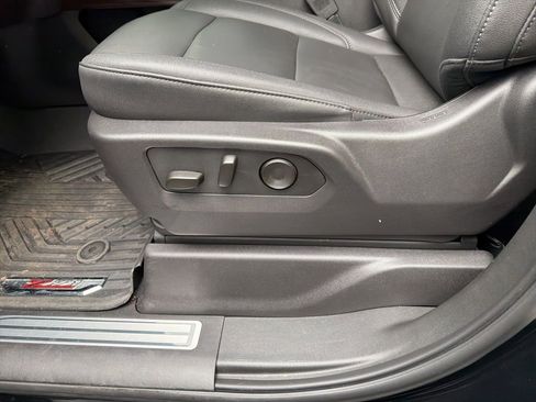 Used 2024 Chevrolet Silverado 1500 LT Trail Boss w/ LT Trail Boss Premium Package AWD/4WD image 16