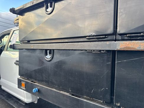 Used 2019 Ford F550 4x4 Crew Cab Super Duty w/ Power Equipment Group image 36