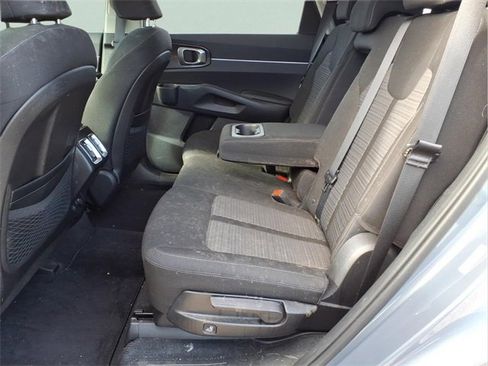 Used 2023 Kia Sorento LX image 22