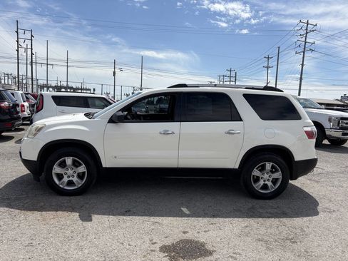 Used 2010 GMC Acadia SLE image 2