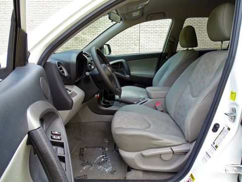 Used 2010 Toyota RAV4 4WD V6 image 11