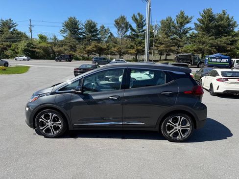 Used 2019 Chevrolet Bolt Premier w/ Infotainment Package FWD image 7
