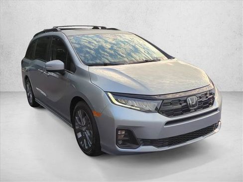New 2026 Honda Odyssey Touring image 7