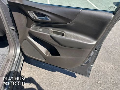 Used 2018 Chevrolet Equinox LT w/ Sun & Infotainment Package FWD image 18