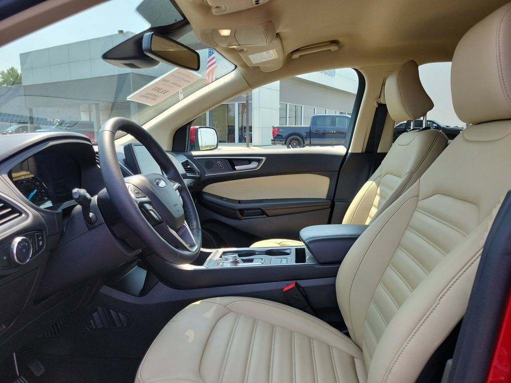 Certified 2024 Ford Edge SEL w/ Convenience Package AWD/4WD image 18