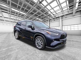 Used 2020 Toyota Highlander Limited AWD/4WD video 1