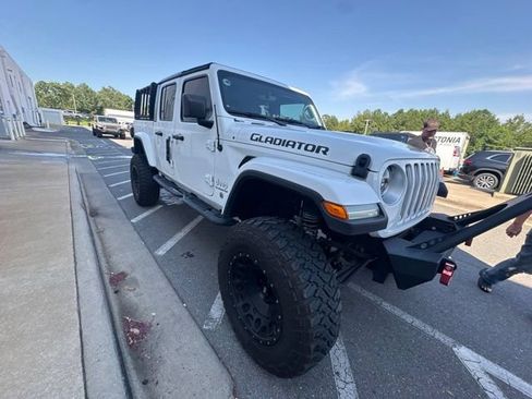 Used 2021 Jeep Gladiator Overland w/ Popular Equipment Package AWD/4WD image 2