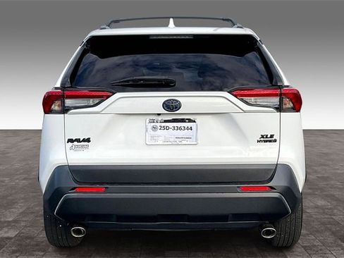 Used 2021 Toyota RAV4 AWD Hybrid image 4