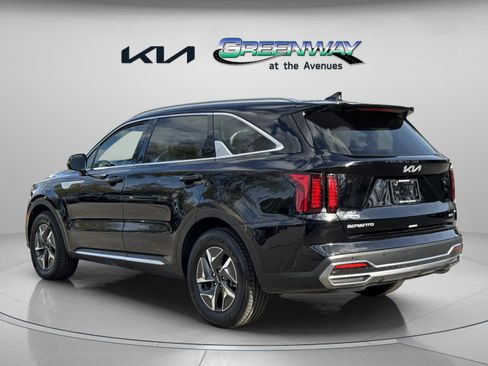 Used 2023 Kia Sorento EX image 3