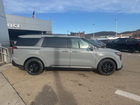 New 2026 Kia Carnival SX Prestige FWD image 8