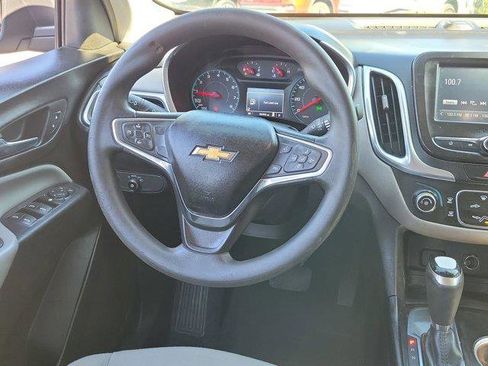 Used 2018 Chevrolet Equinox LS FWD image 18