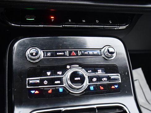 Used 2022 Lincoln Nautilus Reserve image 30