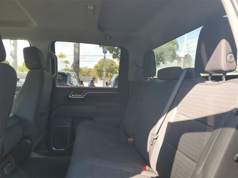 Used 2025 Chevrolet Silverado 2500 LT w/ Convenience Package image 13