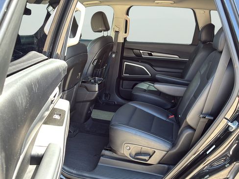 Used 2022 Kia Telluride S FWD image 16